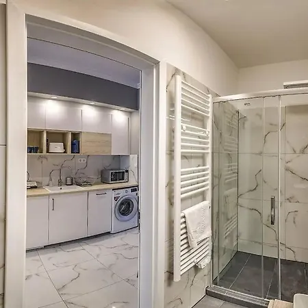 Luxury For Treasure Seekers アパート