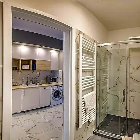 Luxury For Treasure Seekers *